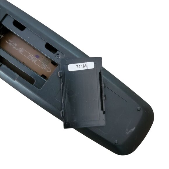 Genuine JVC Shuttle Plus Remote Control 741M Tested and Works - Picture 3 of 3